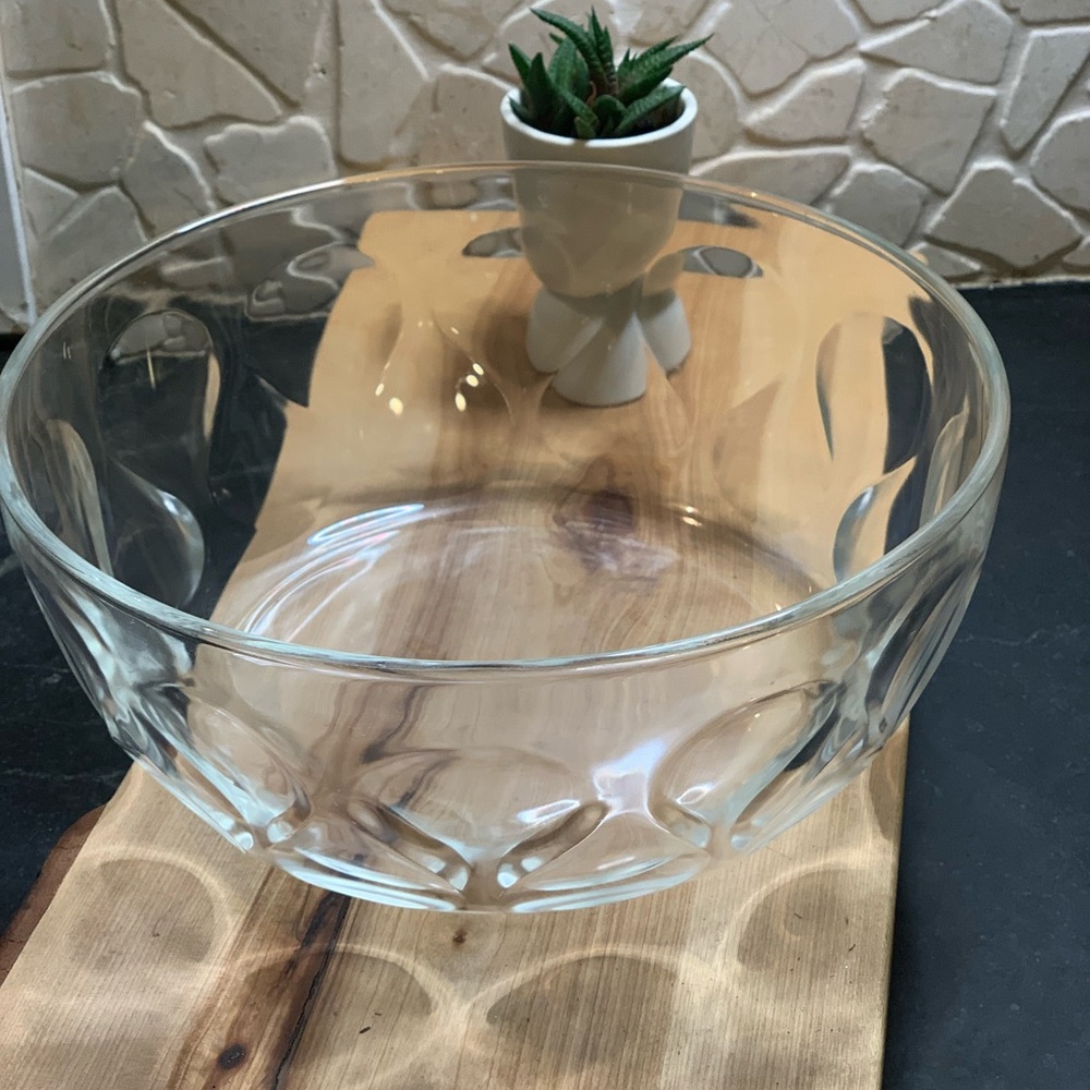 PYREX | Clear Glass Teardrop Pattern Mixing Bowl (Large size)